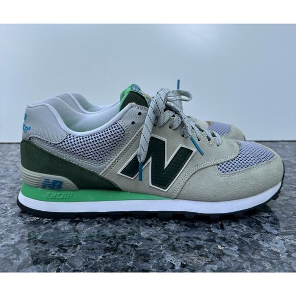 Athletic_Shoes